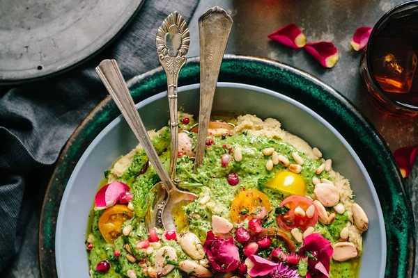 Harvard: dieta low carb emagrece, mas não garante longevidade