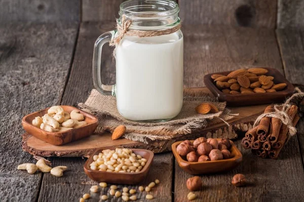 Leites vegetais: conheça benefícios e aprenda a prepará-los em casa