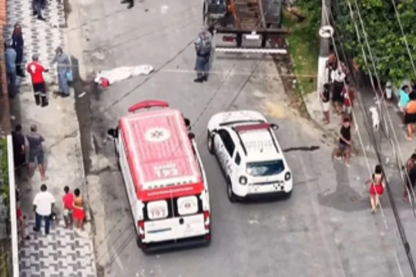 Irmãos teriam brigado sobre o consumo de água na casa onde moravam, no Guarujá, litoral de São Paulo. O autor dos disparos fugiu em uma moto - Metrópoles