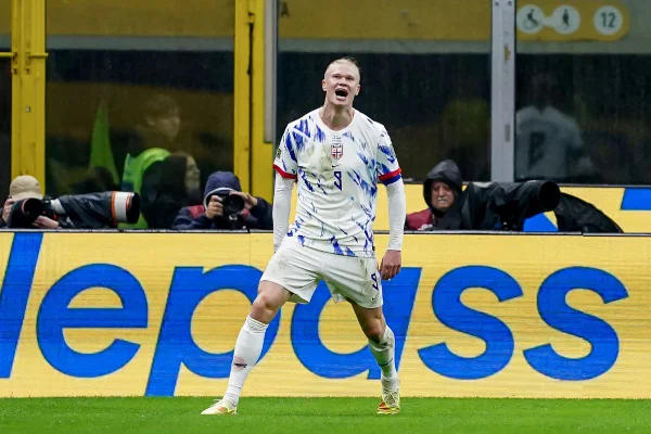 Imagem colorida da partida entre Itália x Noruega