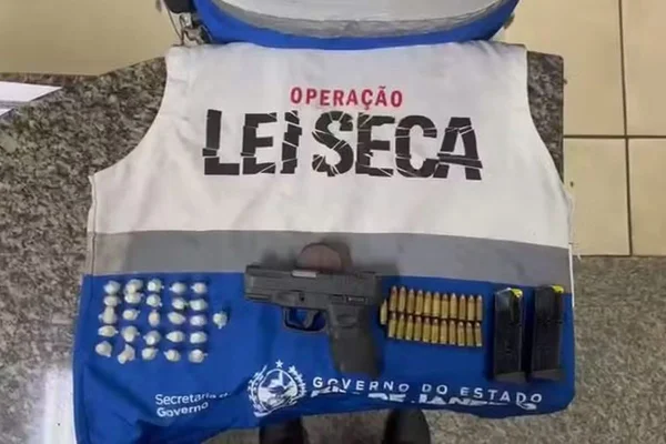 Imagem colorida de operação da Lei Seca blitz, no Rio de Janeiro - Metrópoles