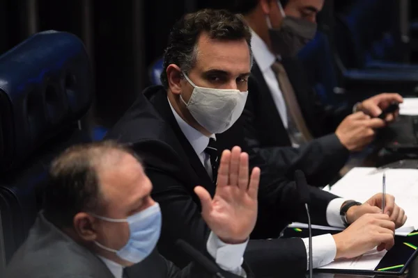 Senado vai propor compra de vacina da Covid-19 pela iniciativa privada