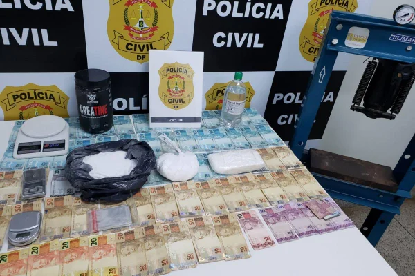 PCDF prende traficante, fecha laboratório de cocaína e encontra R$ 5 mil em guarda-roupa