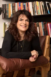 Lícia Manzo é autora de novelas...