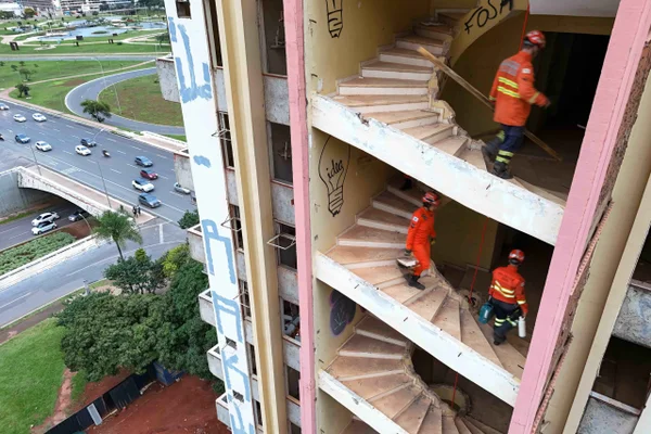 Icônico hotel de Brasília, o Torre Palace, do DF séra demolido com uso de 165kg de explosivos Metrópoles