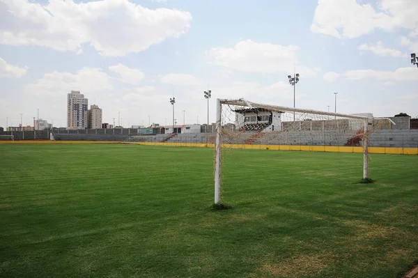 Federação e GDF correm contra o tempo para que estádios recebam torcedores na abertura do Candangão-2016