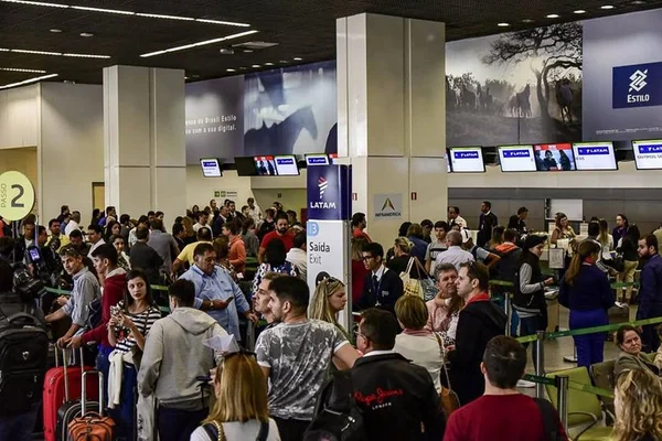 Combustível acaba e voos são cancelados no Aeroporto de Brasília