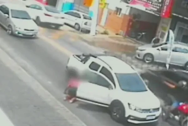 Vídeo: motorista é executado em semáforo na Paraíba
