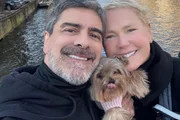 Junno Andrade e Xuxa posam com a cadelinha, Doralice Junno Andrade e Xuxa posam com a cadelinha, Doralice
