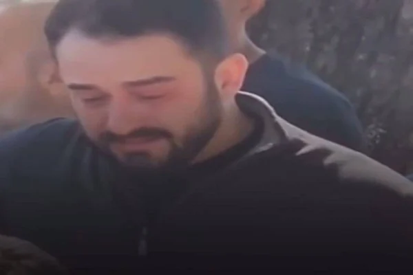 Filho matou a mãe, chorou no enterro e depois viajou com amigos