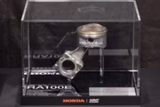 Peças do motor utilizado em 1990 por Senna vão a leilão.