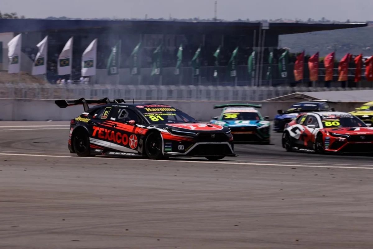 Stock Car: Sette Câmara e Di Grassi vencem prova inédita de Endurance - imagem 4 Stock Car: Sette Câmara e Di Grassi vencem prova inédita de Endurance - imagem 4