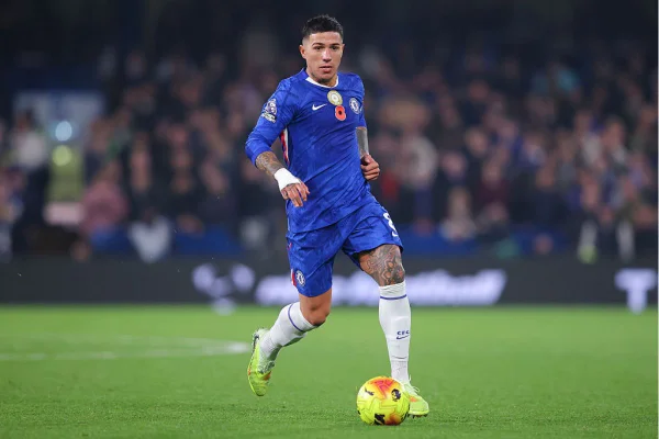 Fora de jogo do Chelsea, Enzo Fernandez aguarda proposta do Manchester City - destaque galeria