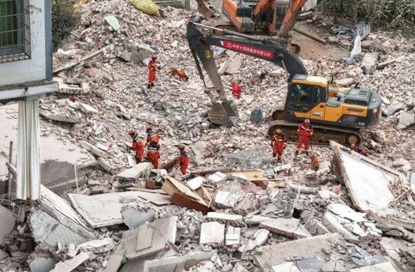 China: terremoto de magnitude 5,2 deixa mortos e rastro de destruição