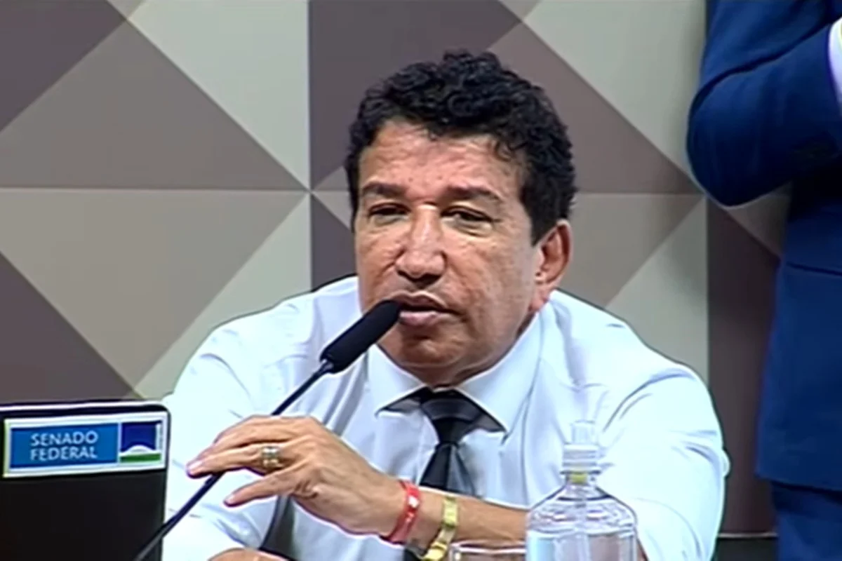 Magno Malta em hospital