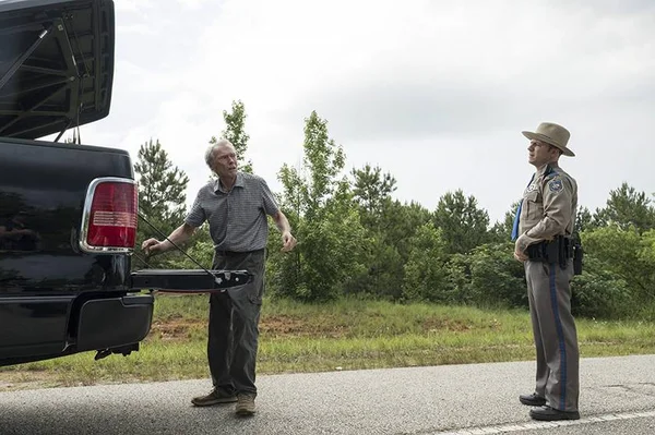 Crítica: A Mula é road movie existencial de Clint Eastwood