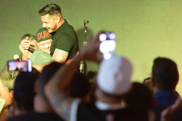 Hungria Hip Hop faz show acústico para ouvintes da Metrópoles FM