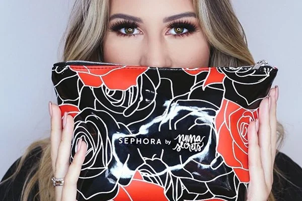 Sephora lança kit de maquiagem em parceria com Niina Secrets