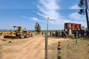 Agentes encontraram tratores trabalhando em área ambiental no Paranoá