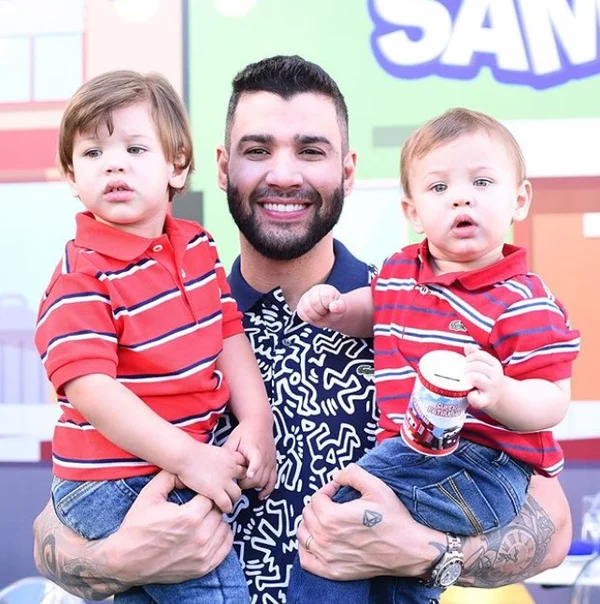 Gusttavo Lima e os filhos, Gabriel e Samuel