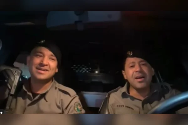 PMs viralizam ao cantar modão durante patrulhamento em Goiás