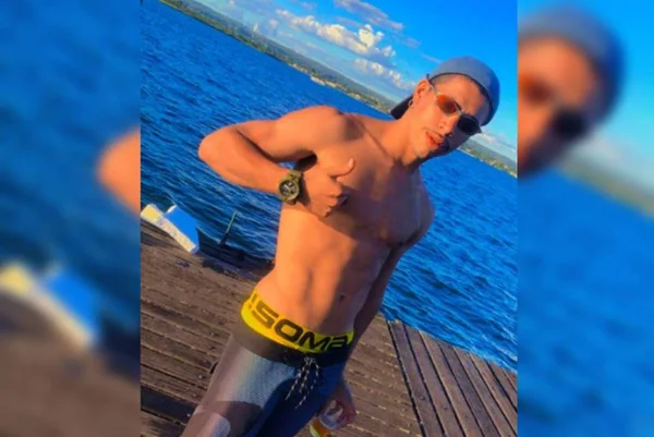 Homem sem camisa