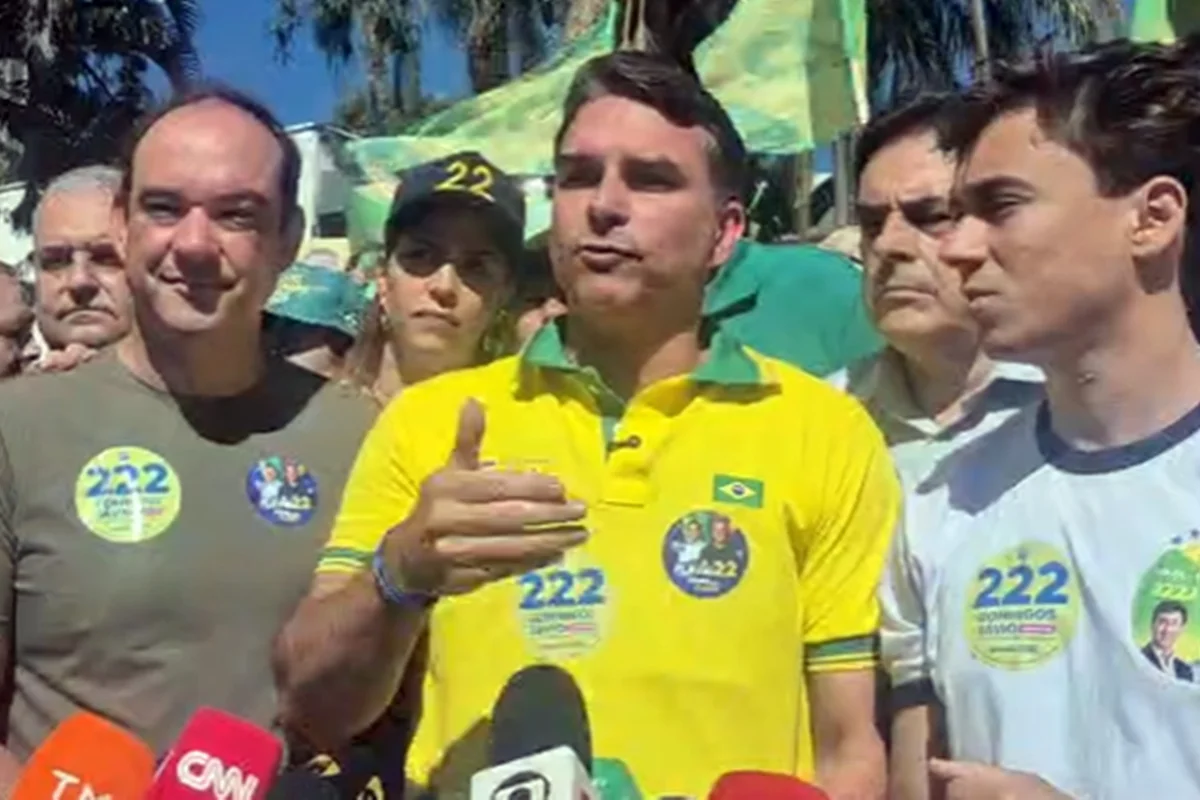 Flávio ataca "Marcolão" e família de Lula: "Portas abertas em vários ministérios"