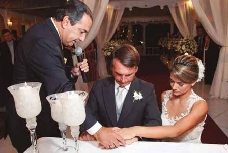As madrugadas de Bolsonaro e Michelle com Silas Malafaia