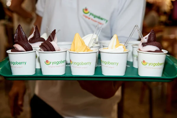 Tati Vartuli inaugura loja da Yogoberry no Gilberto Salomão  - destaque galeria