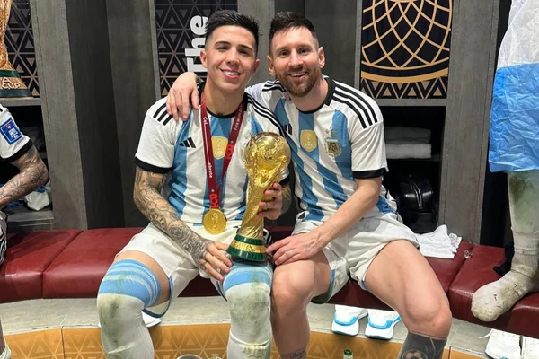 Enzo Fernández relembra sonho de jogar com Messi em carta de despedida