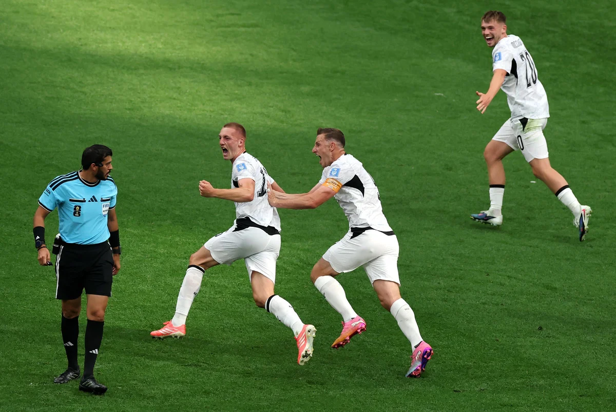 Copa: Egito vence Nova Zelândia com brilho de Zico e Salah - imagem 1 Copa: Egito vence Nova Zelândia com brilho de Zico e Salah - imagem 1