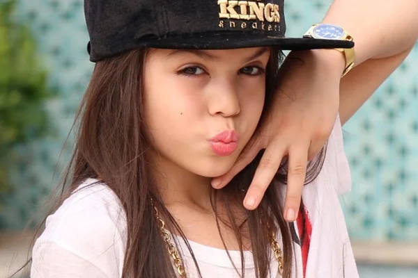 MC Melody volta com tudo: revolução no look e novo videoclipe