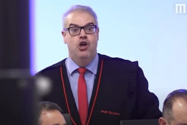 Advogado em julgamento