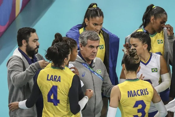 Vôlei feminino perde para a Argentina e fica fora do pódio no Pan