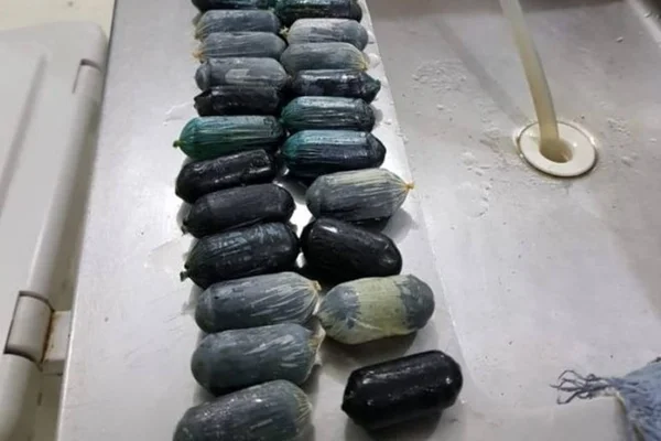 IML identifica 60 cápsulas de cocaína em cadáver de venezuelana