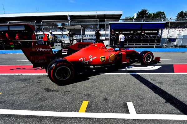 Ferrari faz dobradinha no primeiro treino livre na Alemanha
