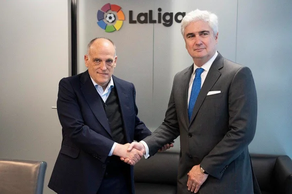 Caso Vini Jr: presidente da La Liga se reúne com embaixador do Brasil