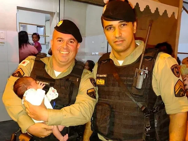 policial-salva-recem-nascida-engasgada-metropoles