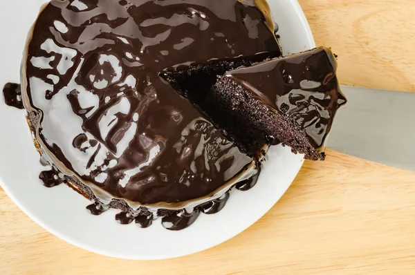 Bolo de chocolate prático para fazer em família no fim de semana