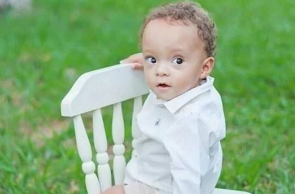 Bebê de 1 ano e 9 meses se engasga com pirulito e morre em MG