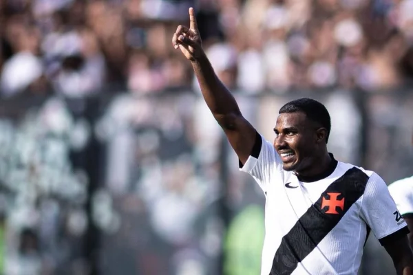 Foto colorida de Cuiabano em Vasco x Grêmio - Metrópoles
