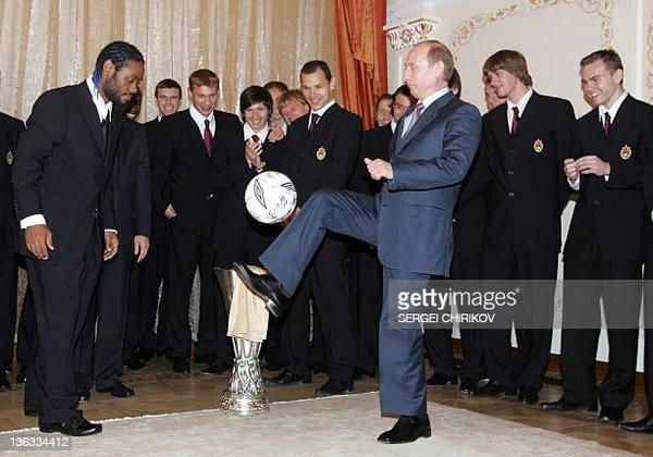 “Não faça War, faça Love”. Saiba como Vagner Love virou meme na Rússia