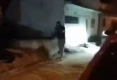 captura de tela de encapuzados que mataram família em Pernambuco - Metrópoles