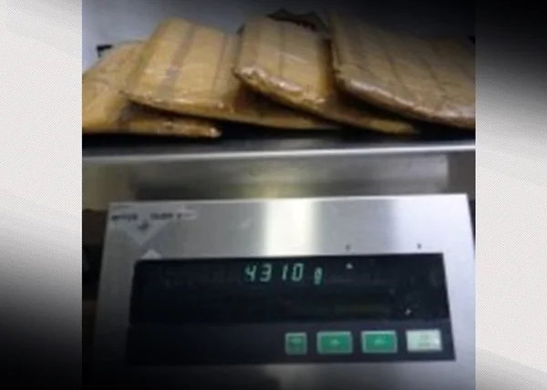 Guarulhos: homem tenta embarcar com cinta abdominal recheada de cocaína