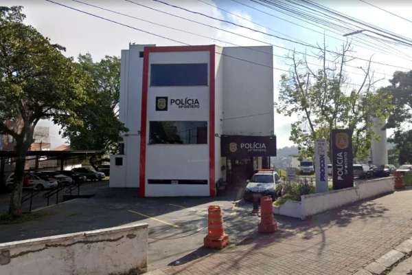 Delegacia investiga morte de adolescente de 15 anos que consumiu bebida alcoólica - Metrópoles