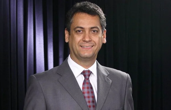 Imagem colorida mostraClecio Luís, governador eleito do Amapá