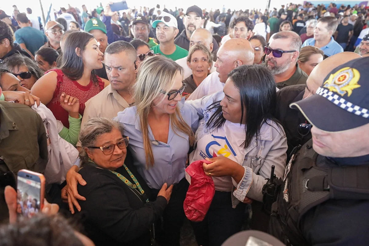 Celina avança com entrega de 400 lotes do Morar Bem para famílias do DF - imagem 3 Celina avança com entrega de 400 lotes do Morar Bem para famílias do DF - imagem 3