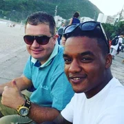 MC Mágico posa com Darlan Cunha quando fazia sucesso MC Mágico posa com Darlan Cunha quando fazia sucesso