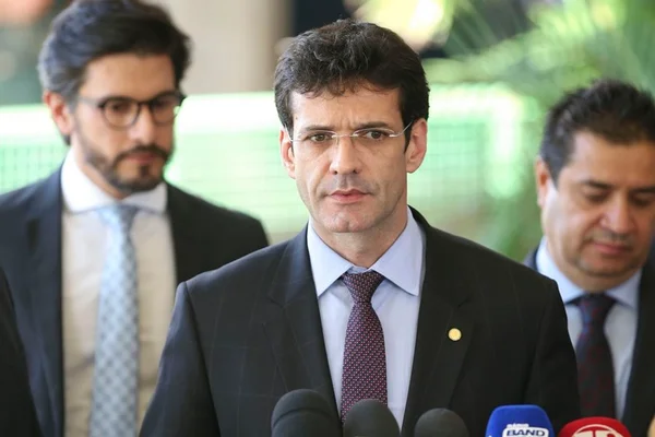 PSL espera demissão de ministro na volta de Bolsonaro do G20