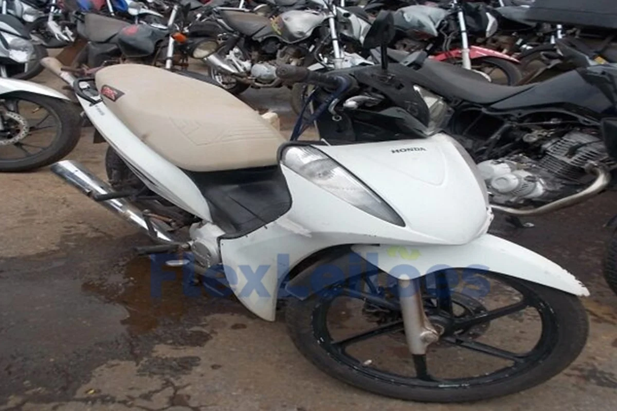 Honda Biz 125 EX 2014 R$ 1,2 mil Honda Biz 125 EX 2014 R$ 1,2 mil